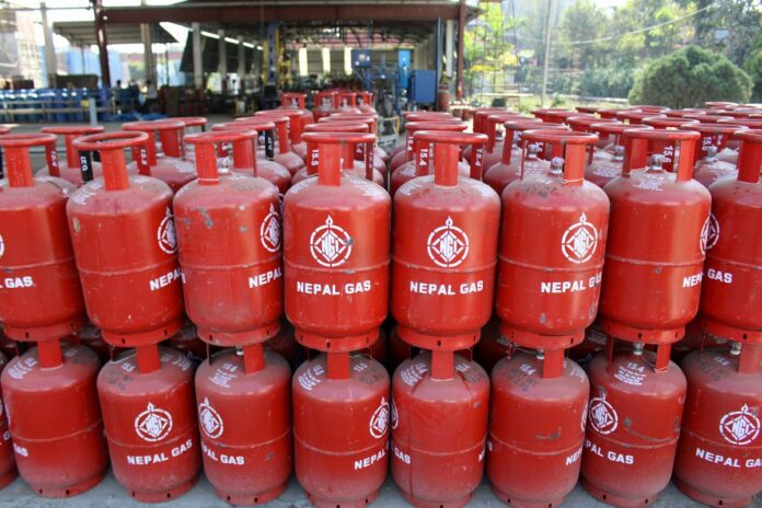 Nepal-Gas3